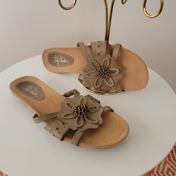 Flower Detail Slip On Sandals Taupe Leather - Picture 4 of 4